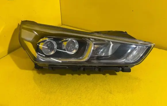 Hyundai Tucson TL Headlight/headlamp 92102-D7200