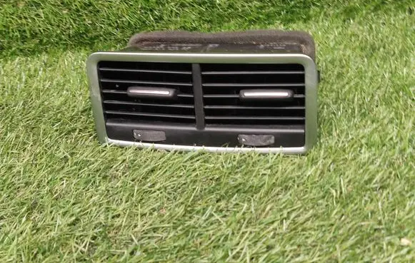 Audi Q7 4L Rear air vent grill 4L0819203K 4L0819203