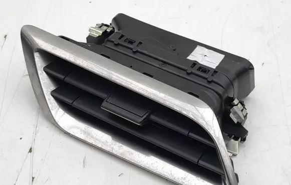 Peugeot 5008 II Dashboard side air vent grill/cover trim 9815415780