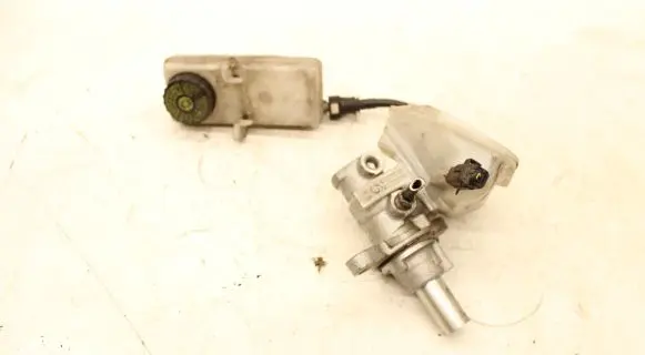 Citroen C4 I Master brake cylinder 0204051007