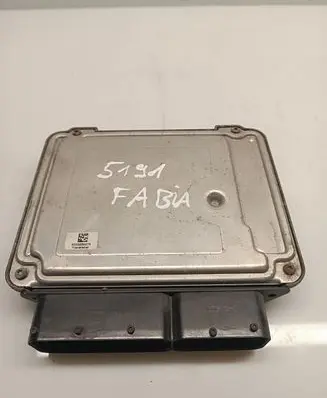 Skoda Fabia Mk2 (5J) Engine control unit/module 03G906013M 0281013442 1039S20438