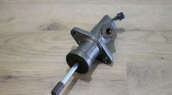 BMW 1 E81 E87 Clutch slave cylinder 