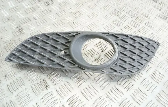 Opel Astra H Front bumper lower grill 13225764