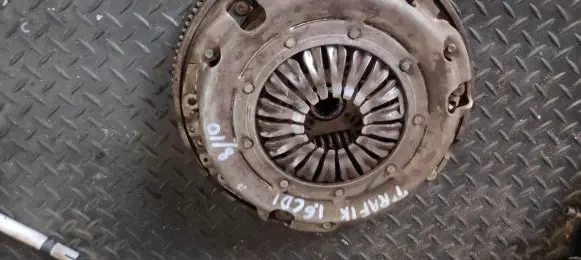 Renault Trafic II (X83) Dual mass flywheel 8200828444