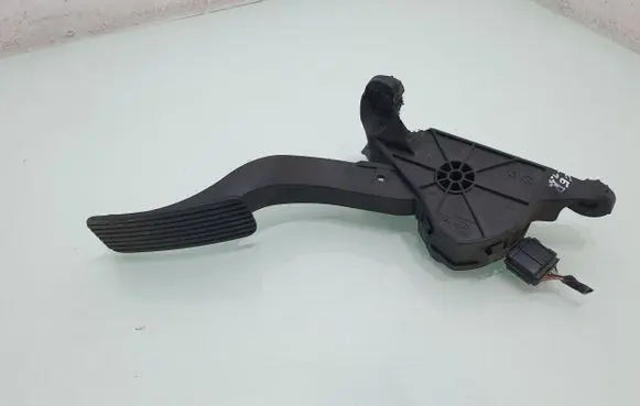 KIA Ceed Accelerator throttle pedal 32700G4200