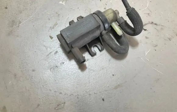 Mercedes-Benz Sprinter W906 Turbo solenoid valve A0091533128 17T235 70078208