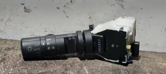 Nissan Qashqai Indicator stalk 14425