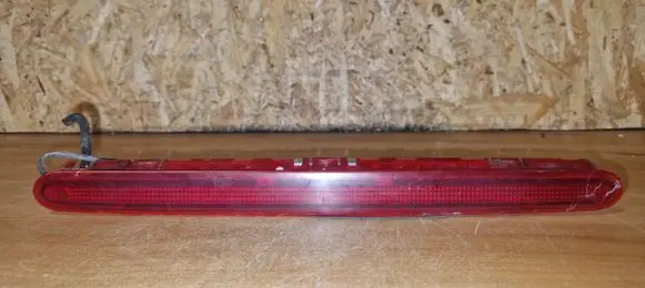 Volkswagen Touran I Third/center stoplight 1t0945097