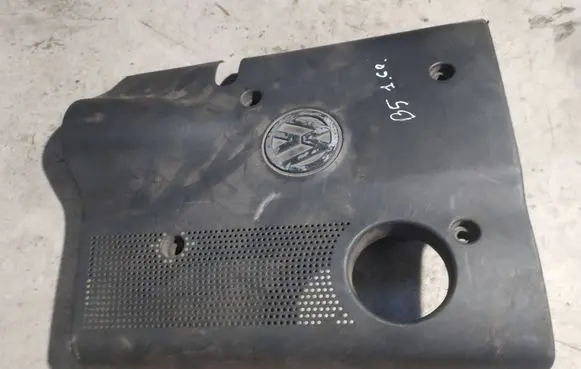 Volkswagen PASSAT B5 Engine cover (trim) 06B103935C