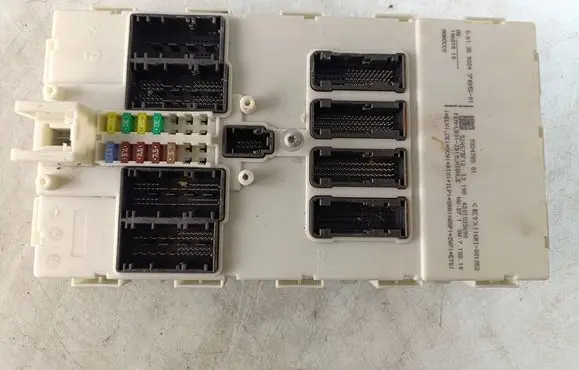 BMW 4 F32 F33 Central body control module 9324785 4201033690 116RI001052