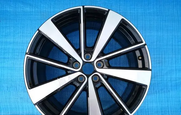 Polestar 2 R19 alloy rim 32134523