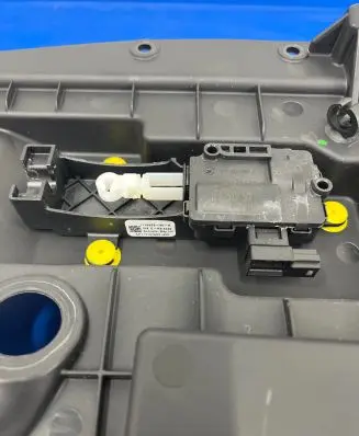 Tesla Model X Front door handle cover 111167100A