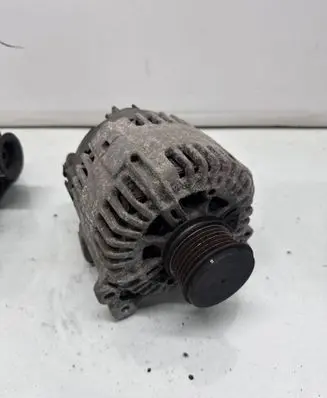 Volkswagen Caddy Generator/alternator 06F903023C 109066248 2542695G