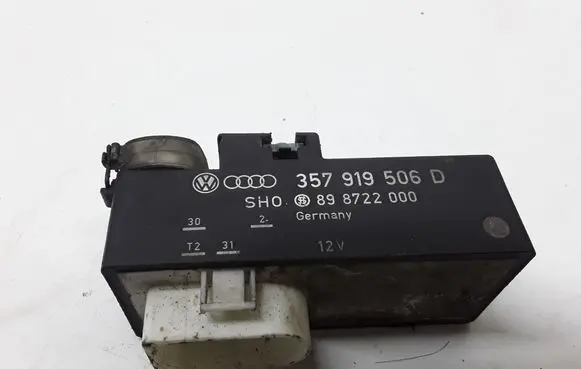 Volkswagen Golf III Coolant fan relay 357919506D