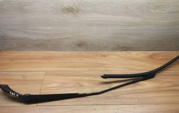 Audi A3 S3 8V Front wiper blade arm 8V1955408B