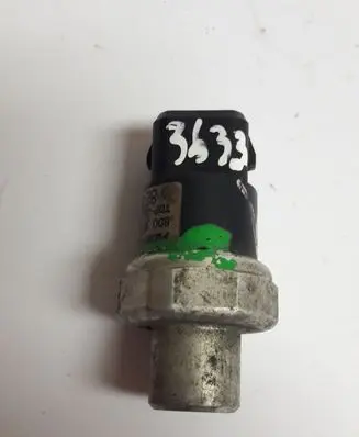 Volkswagen PASSAT B5.5 Air conditioning (A/C) pressure sensor 8D0959482B