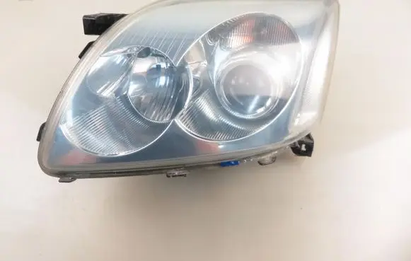 Toyota Avensis T250 Headlight/headlamp