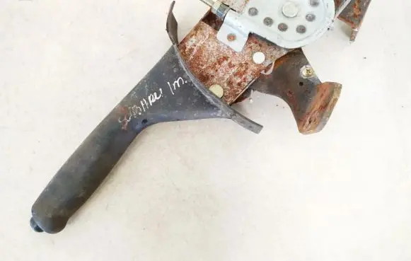 Subaru Impreza I Handbrake/parking brake lever assembly