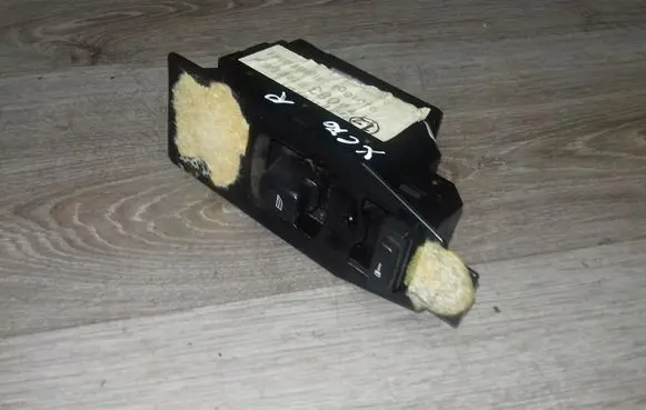 Volvo XC70 Electric window control switch 30739078