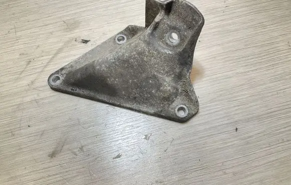 BMW 5 E60 E61 Engine mounting bracket 6761149