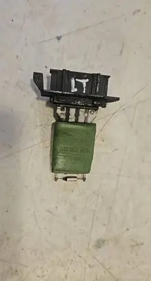 Volkswagen II LT Heater blower motor/fan resistor 1R71K