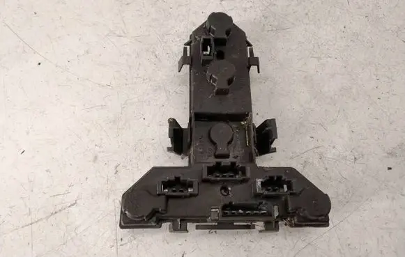 Volkswagen Golf IV Tail light bulb cover holder 1J6945257