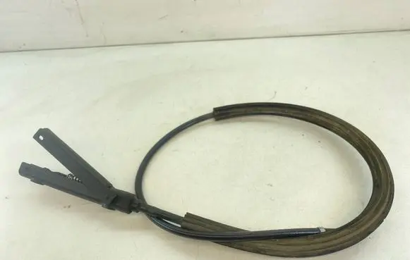 Audi A3 S3 A3 Sportback 8P Engine bonnet/hood lock release cable 8P0823535C