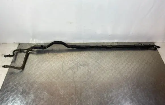 Coolant pipe/hose