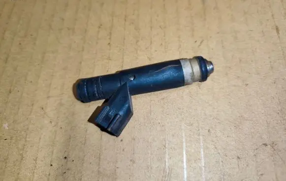 Jeep Grand Cherokee (WJ) Fuel injector 53030842