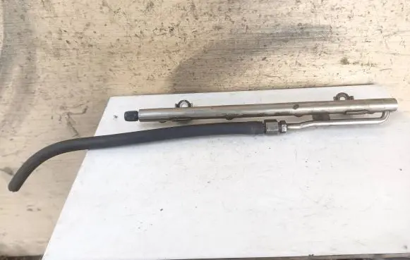 Audi A4 S4 B6 8E 8H Fuel main line pipe 06B133317AF