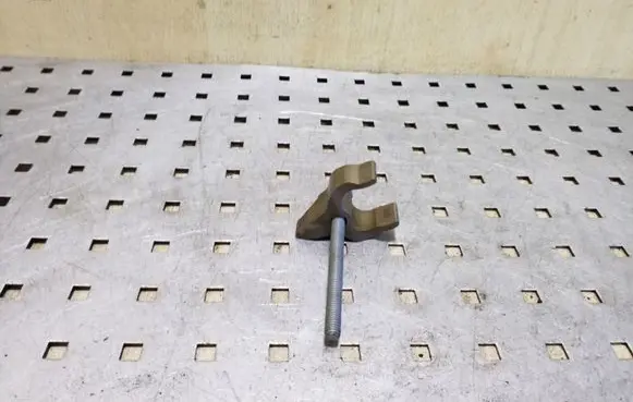 BMW 5 F10 F11 Fuel Injector clamp holder