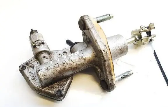 Honda FR-V Clutch master cylinder 