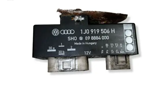 Audi A3 S3 8L Coolant fan relay 1J0919506H