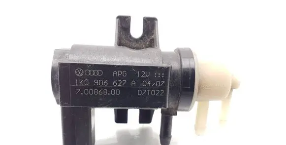 Volkswagen Touran I Turbo solenoid valve 1K0906627A 07T022 70086800