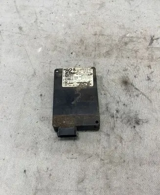 Mercedes-Benz C W205 Distronic sensor radar 0009058702 0009056700
