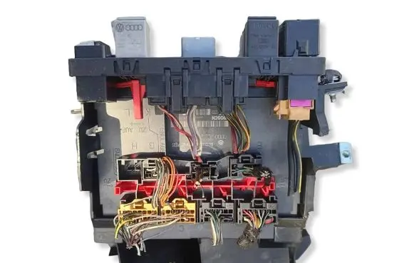 Audi A3 S3 8P Comfort/convenience module 8P0907279A F005V00219