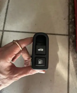 Hyundai Sonata Tailgate opening switch 93555-3K000
