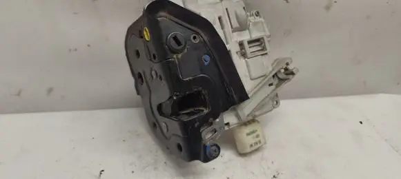 Audi A6 S6 C6 4F Rear door lock 4F0839015
