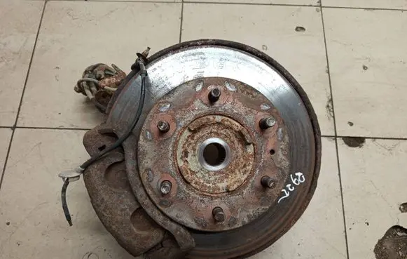 Ford Ranger Front wheel hub spindle knuckle 