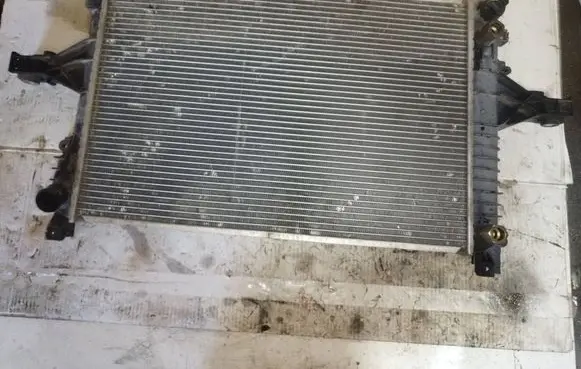 Volvo V70 Coolant radiator