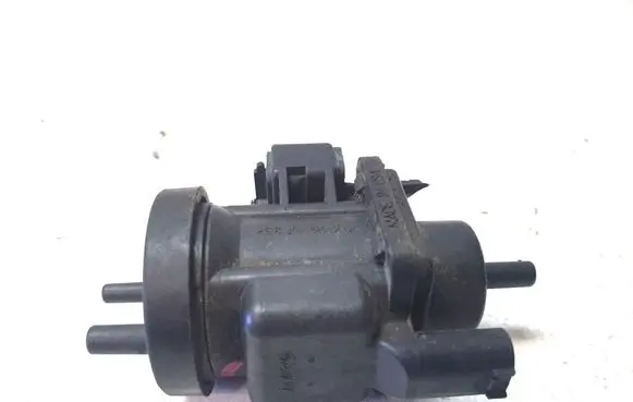 Mercedes-Benz ML W163 Turbo solenoid valve A0005450527