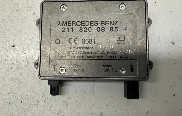 Mercedes-Benz E W211 Antenna control unit 2118200885