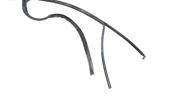 Porsche Macan (95B) Front door glass trim molding 