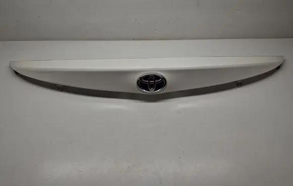 Toyota Auris E180 Tailgate/boot cover trim set 7681102E50
