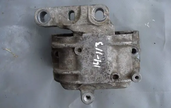 Volkswagen PASSAT B6 Engine mount bracket 1K0199262 14113