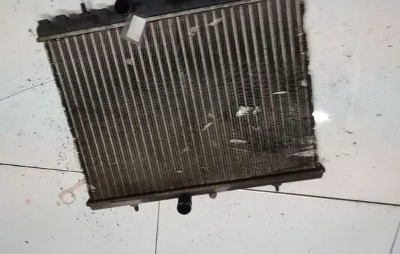 Peugeot 407 Coolant radiator