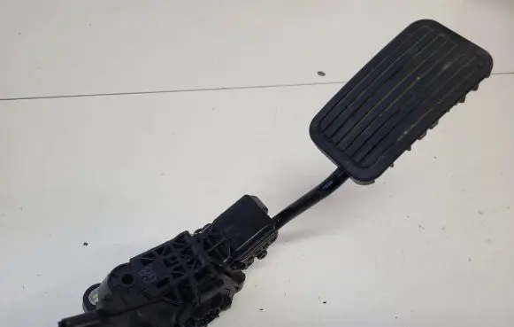 Honda CR-V Accelerator throttle pedal 2700000390 02S26A00068