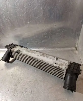 BMW 3 E90 E91 Intercooler radiator 3093796