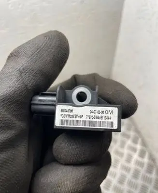 Honda CR-V Airbag deployment crash/impact sensor 5WK43786 77970SWAE113M4