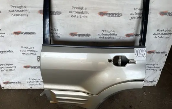 Mitsubishi Pajero Rear door